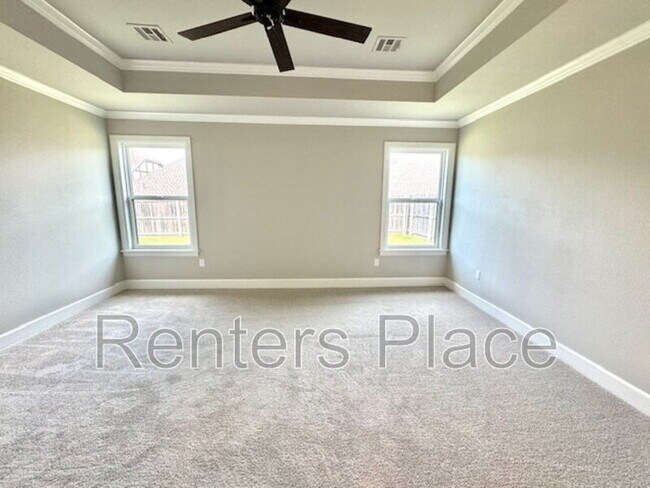 Building Photo - 816 N 89th St