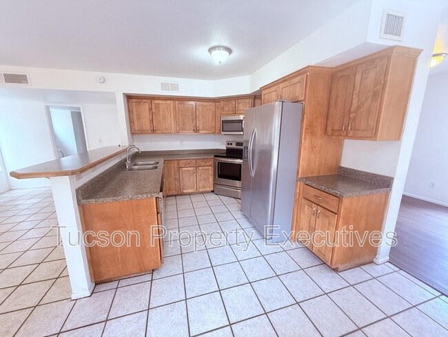 Building Photo - 9472 N Albatross Dr