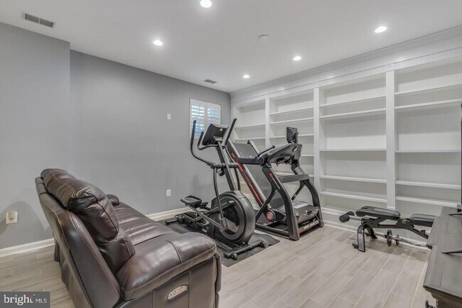 Building Photo - 642 Belmont Bay Dr