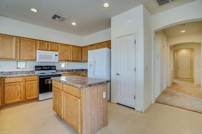 Building Photo - 3470 E Riopelle Ave