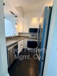 Building Photo - 2202 River Run Dr