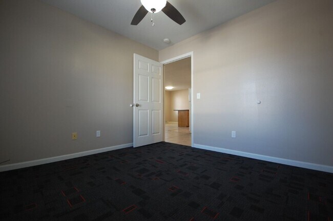 Building Photo - 105-107 South Plum