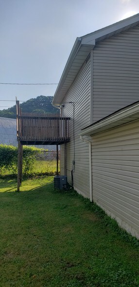 Back Deck - 619 Maryland Ave
