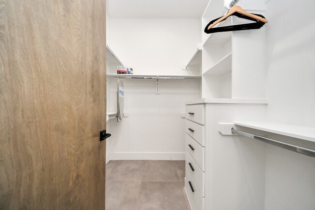 Building Photo - 2211 Staples St