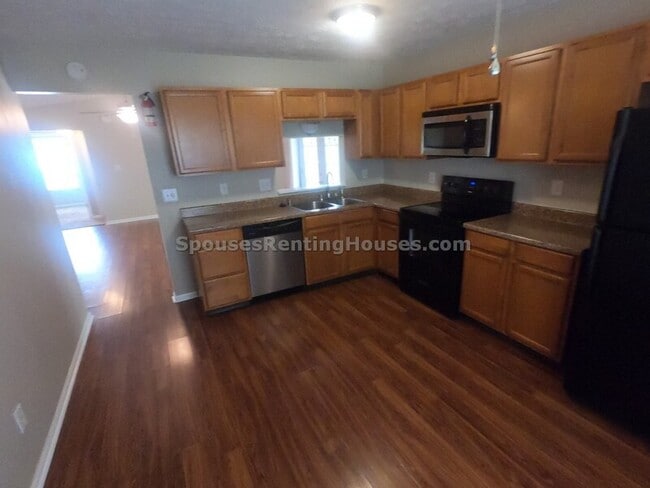 Building Photo - 7648 Camberwood Dr