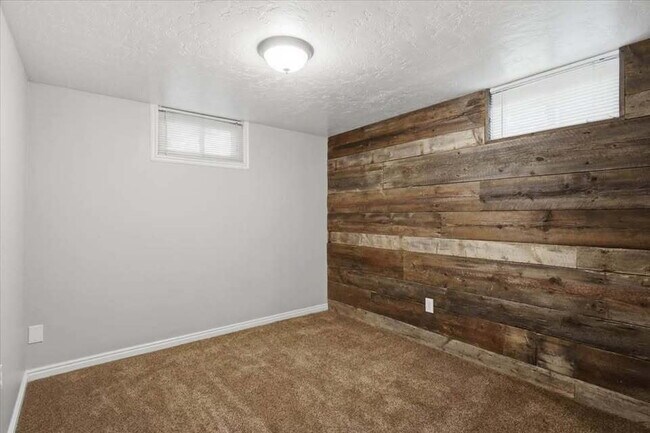 Building Photo - "Charming 2-Bedroom Duplex Retreat on Eccles Ave – Spacious 1,256 Sq Ft Home in Ogden!"