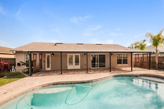 Building Photo - 637 Regency Way