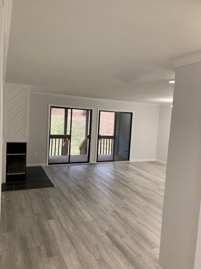 Building Photo - 2 Bed 2 Bath in Fox Fire