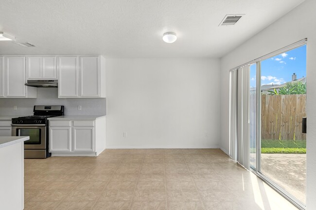 Building Photo - 2626 Skyview Cove Court