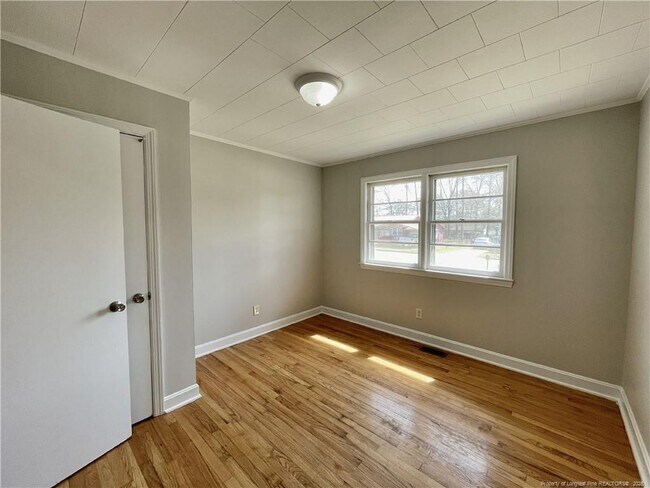 Building Photo - 531 E Donaldson Ave