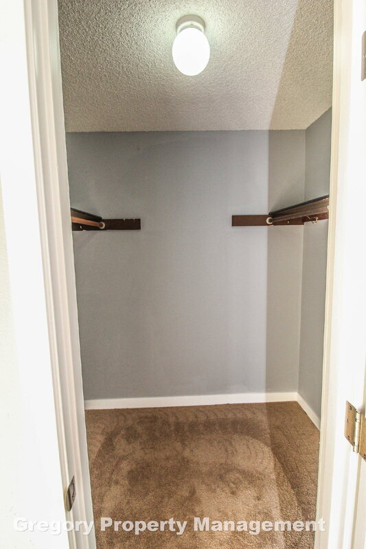 Building Photo - 9907 NE 124th St