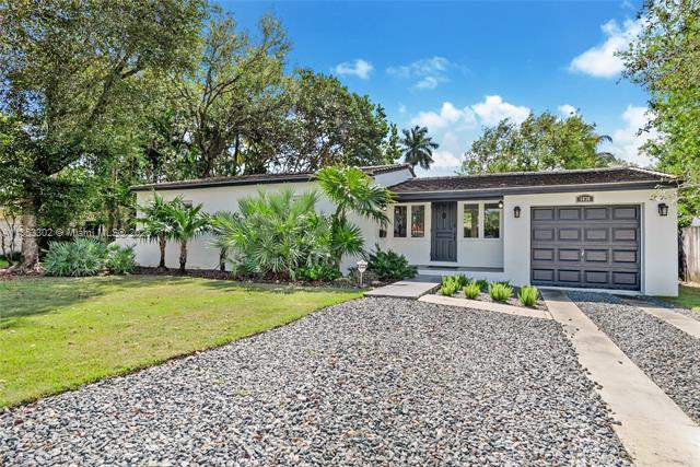 Building Photo - 5830 SW 51st St