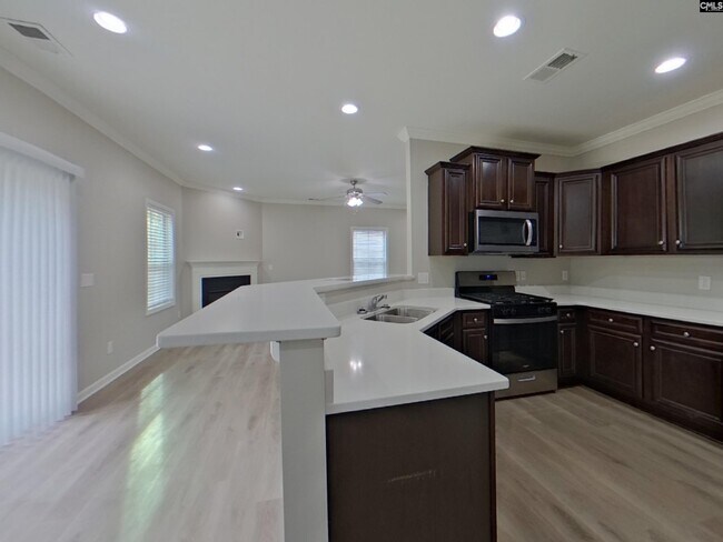 Building Photo - 326 Fairford Rd