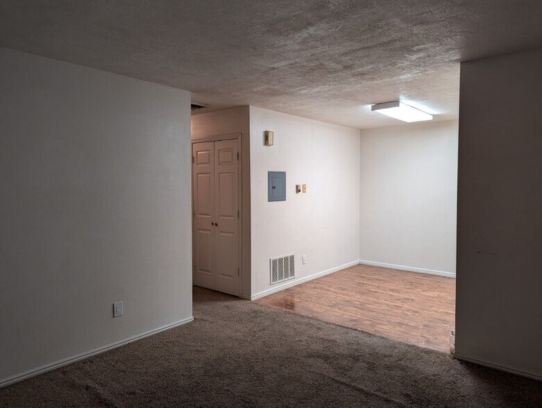 Building Photo - 247 N 200 E