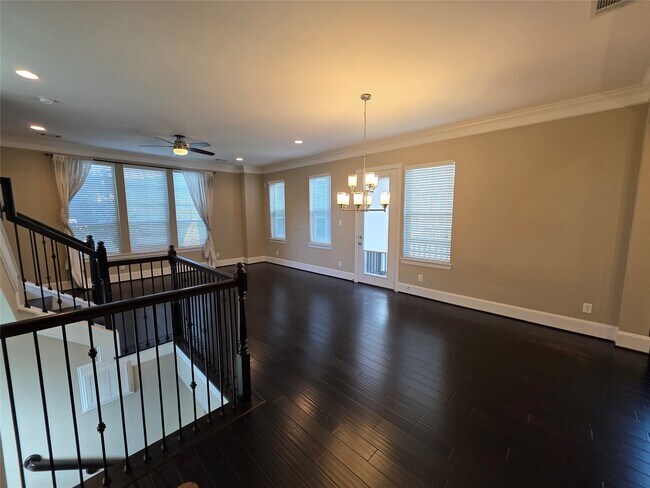 Building Photo - 4315 Schuler St