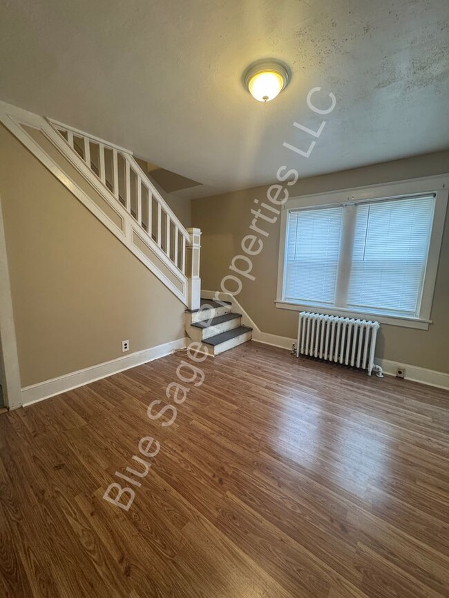 Building Photo - Beautiful 4 Bedroom 1 Bath in Linwood!