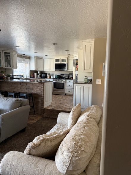 Building Photo - 1185 W 2400 S St