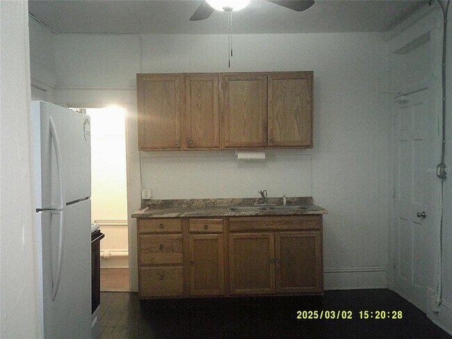 Building Photo - 730 4th Ave N