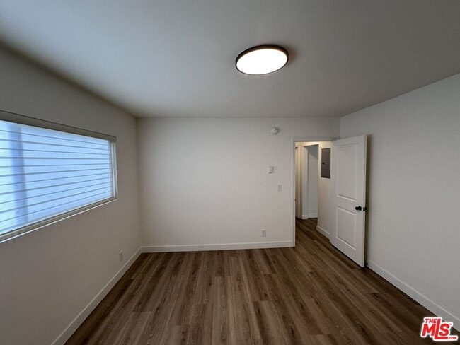 Building Photo - 314 S Clark Dr