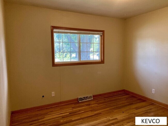 Building Photo - Awesome Four Bedroom Home by CSU Campus!