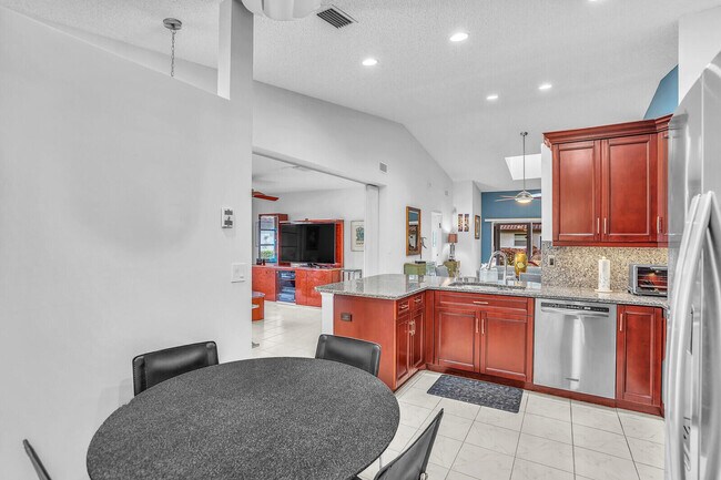 Building Photo - 6099 Waldwick Cir