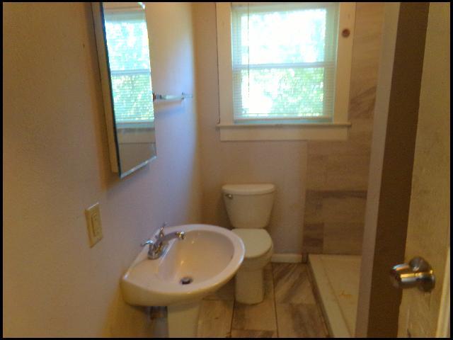 Building Photo - 2022 Howard St