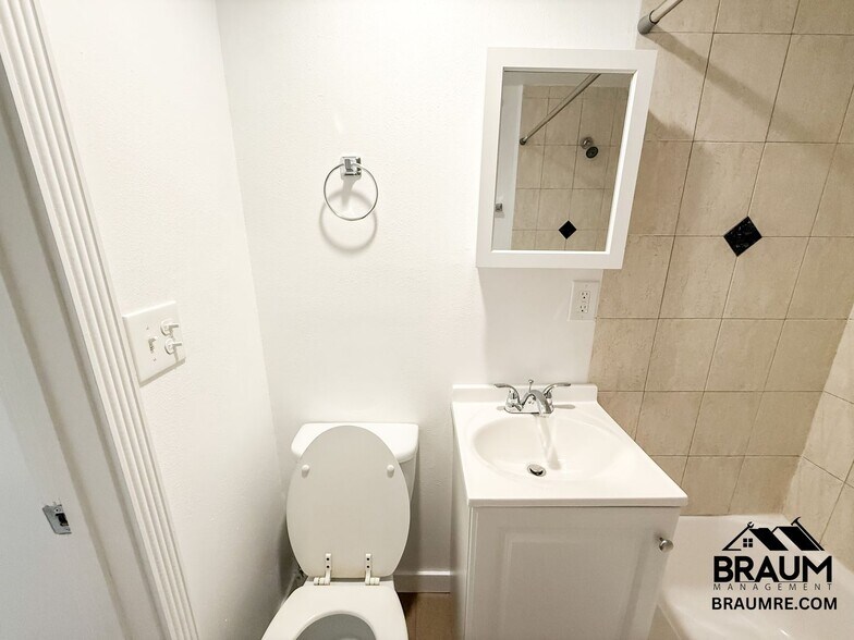 Building Photo - 1537 Franklin St