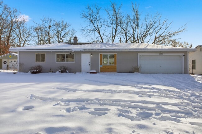 Building Photo - 6325 Woodsdale Dr