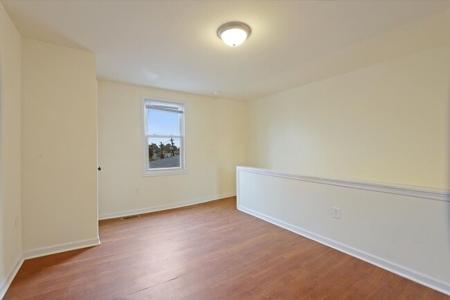 Building Photo - Coming Soon Spacious Four Bedroom Beauty L...