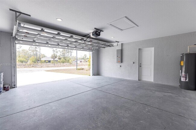 Building Photo - 2006 Rosa Ct