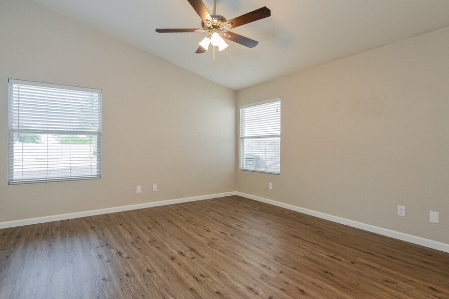 Building Photo - 9511 E Placita Elemental