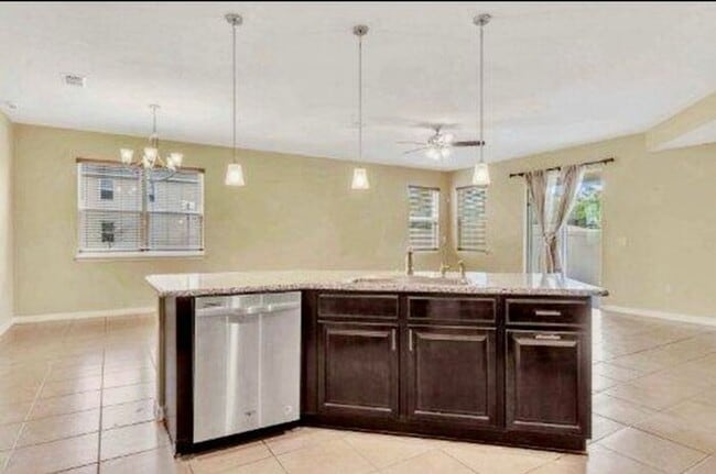 Building Photo - Luxury 2 Story 4 bedroom 3.5 bath Sanford ...