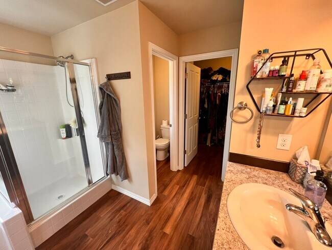 Building Photo - Spacious 3BR/2.5BA w/ Open Floor Plan, Fenced Yard, Office Nook & Garage