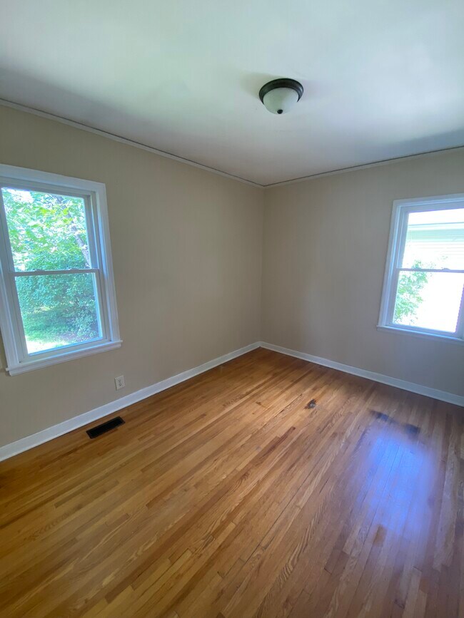 Main level bedroom 2 - 3915 Aldrich Ave N