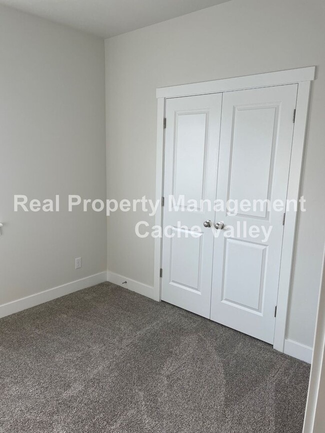 Building Photo - 1532 N 160 W