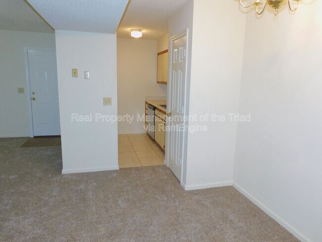 Building Photo - 515 Mystic Dr