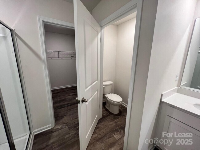 Building Photo - 7868 Whispering Strm Dr