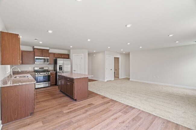 Building Photo - Beautiful White House Home | Granite Counters, Gas Range & One-Level Living