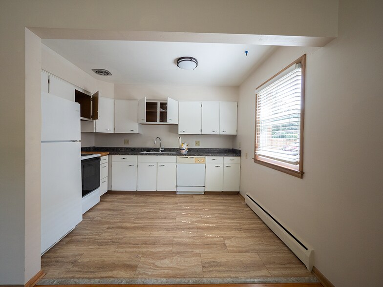 Kitchen - 513 N Midvale Blvd