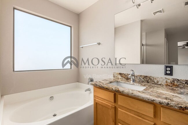 Building Photo - 2737 E La Costa Dr
