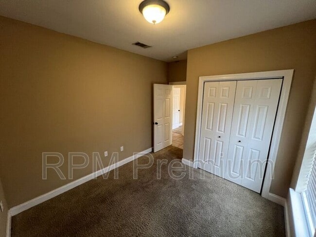 Building Photo - 767 Summer Breeze Dr