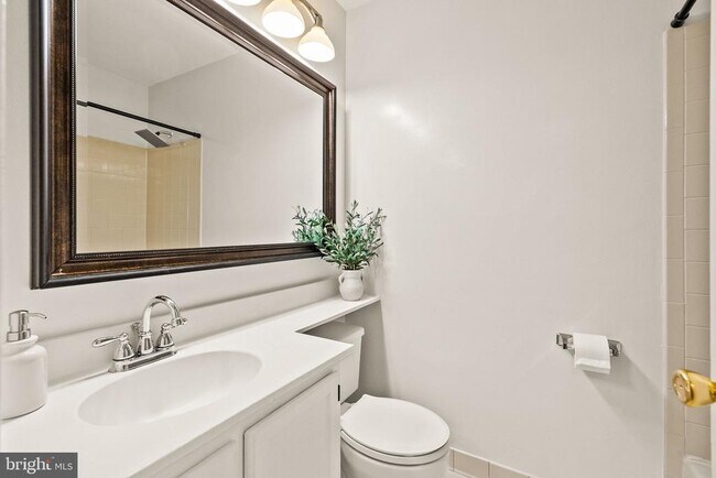 Building Photo - 7918 Pebble Brook Ct