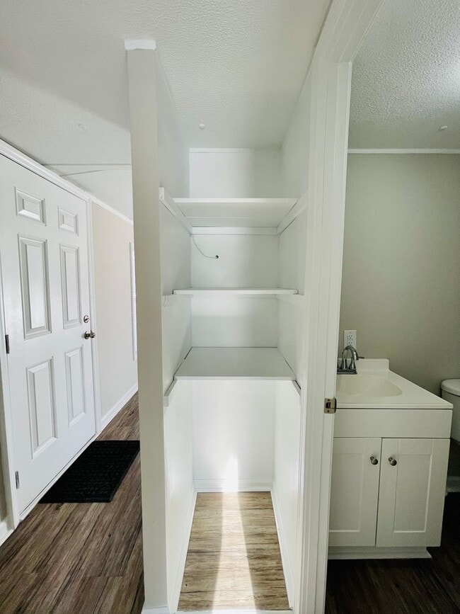 Building Photo - 2bd/2ba Renovated Mobile Home on a Perfect Country Lot Overlooking Farm Fields!