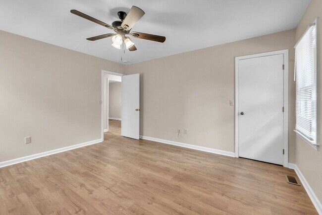 Building Photo - 297 Irby Rd