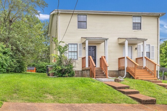 Building Photo - AVAILABLE July 23rd. 2 BD 1 1/2 BATH. CLOS...