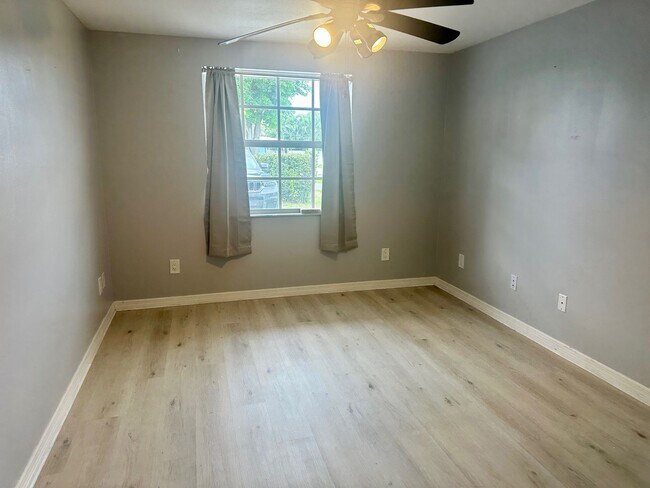 Building Photo - Charming 3 bedroom single family home for rent annually