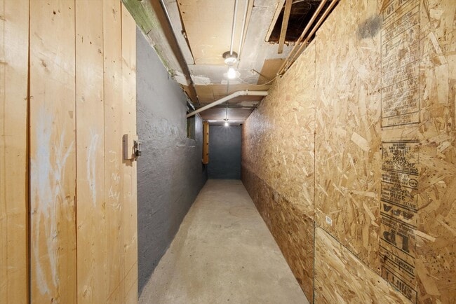 Building Photo - 3311 N Kostner Ave