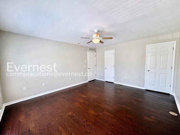 Building Photo - 3823 Exeter Ln