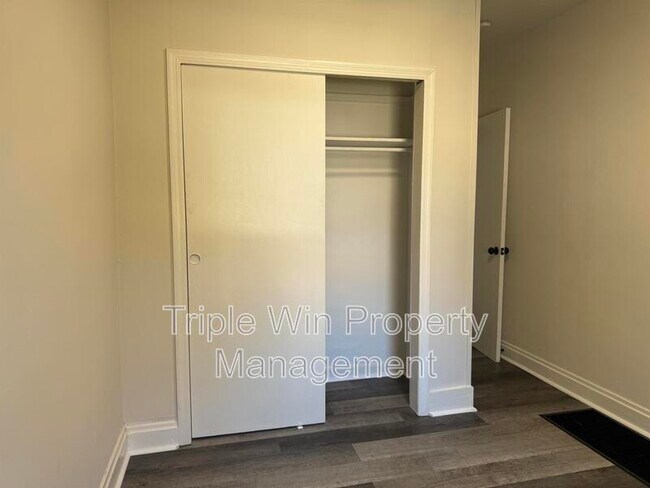 Building Photo - 3704 Taft Ave