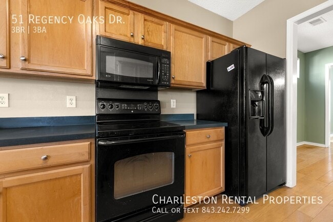 Building Photo - 51 Regency Oaks Dr